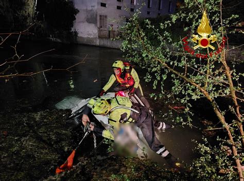 Pordenone, coppia in auto finisce nel lago: morto un。